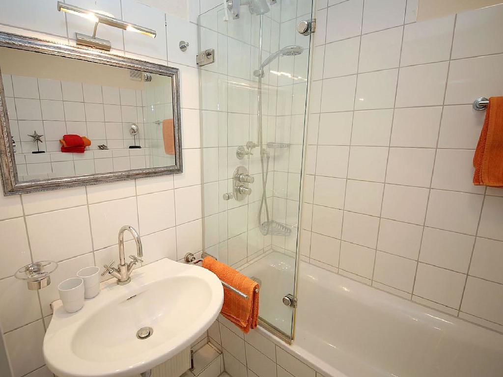 Ferienhaus Suedblick Am Yachthafen Breege Esterno foto