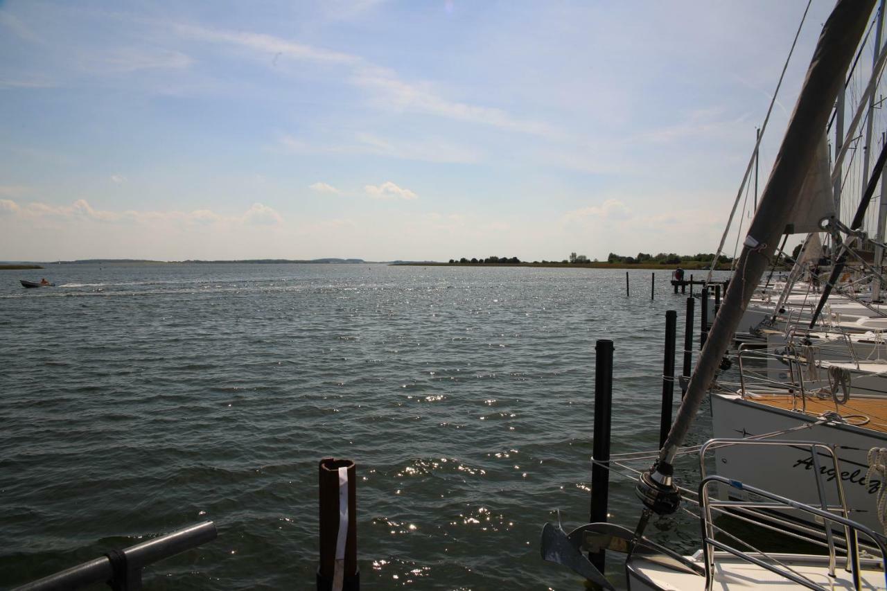 Ferienhaus Suedblick Am Yachthafen Breege Esterno foto
