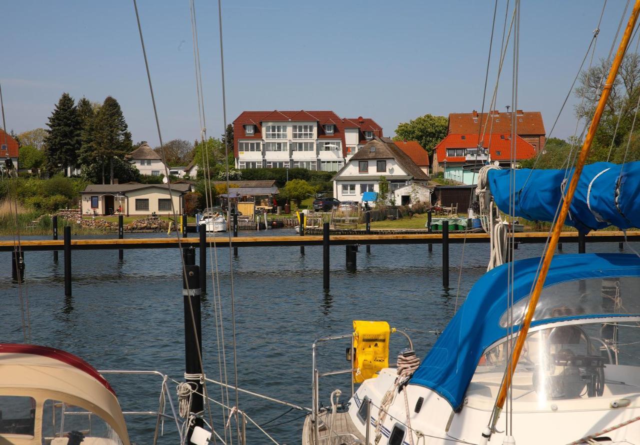 Ferienhaus Suedblick Am Yachthafen Breege Esterno foto